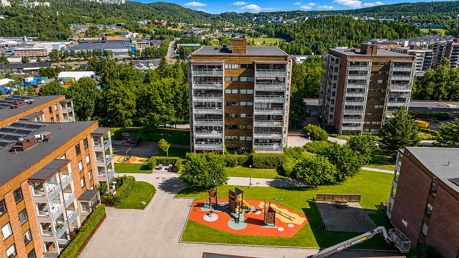Boligområde med solceller på flere tak
